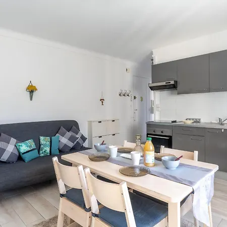 Moderne Au Coeur De Cannes